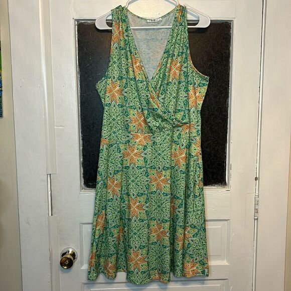 Microstar Women’s Green and Orange patterned knee length vneck dress size XXL - Picture 1 of 6
